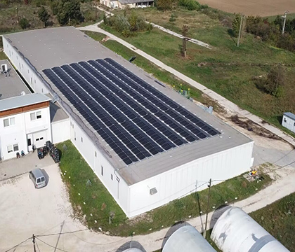 Sistema de montagem solar em telhado plano
        