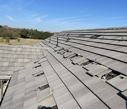 Como instalar sistema de telhado solar no telhado